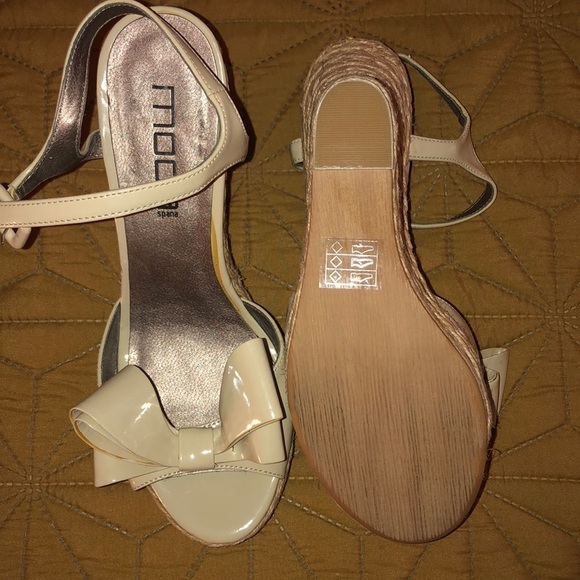 MODA 4 3/4 inch wedge sandals.  Worn once or twice - Picture 4 of 6